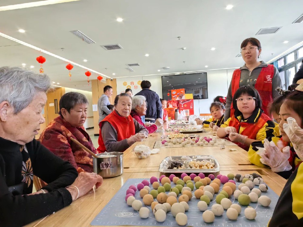 誠(chéng)德醫(yī)養(yǎng)中心丨“元宵聯(lián)歡” 繪就幸福畫卷，情暖佳節(jié)
